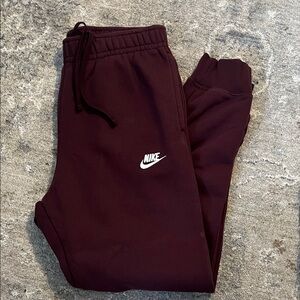 Like new men’s Nike  Burgundy Joggers